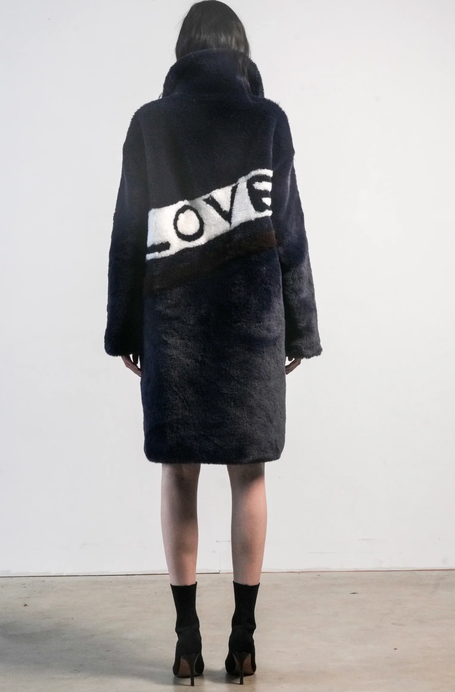 MR. GREYS COAT - Image 4