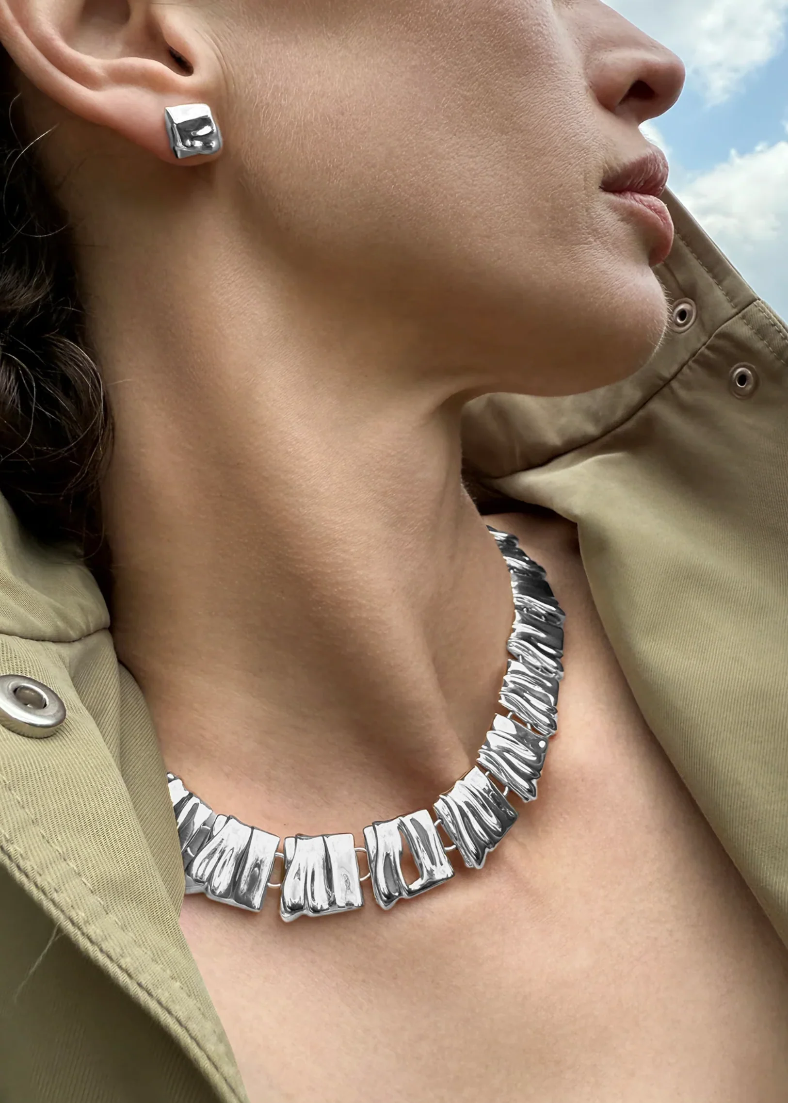 SUNDRA COLLAR SILVER