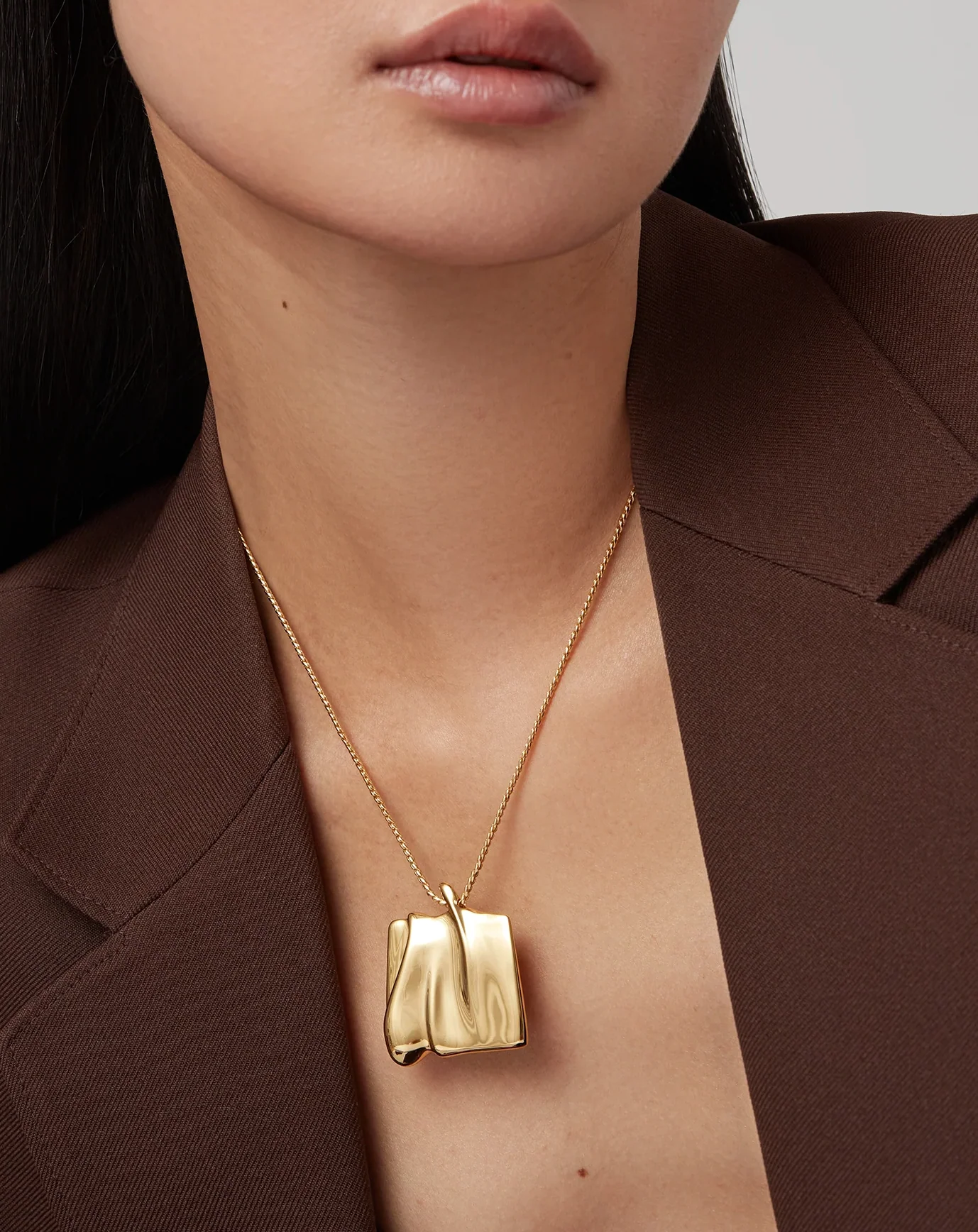 SUNDRA PENDANT NECKLACE LARGE GOLD - Image 2