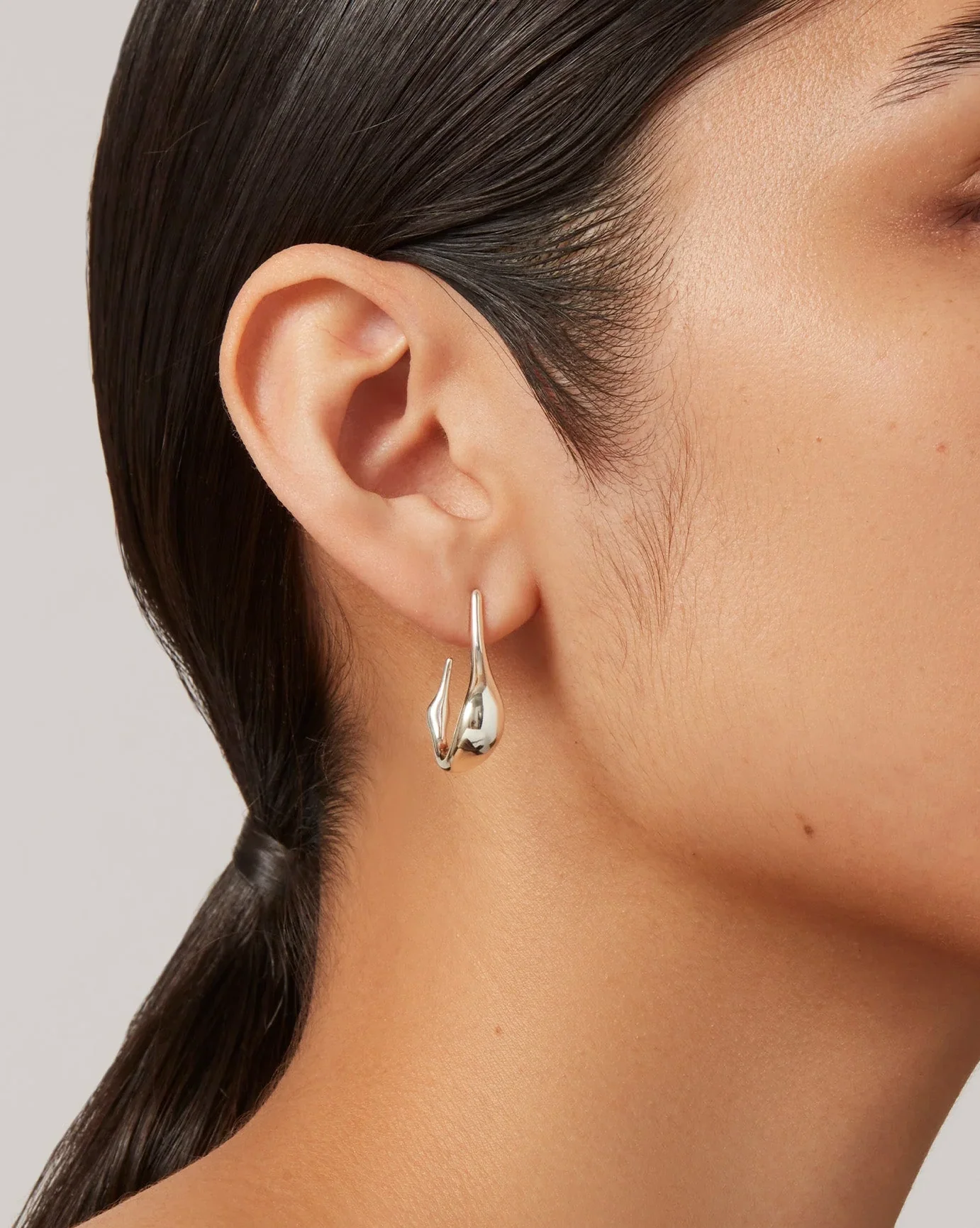 COLETTE HOOPS SMALL SILVER - Image 3