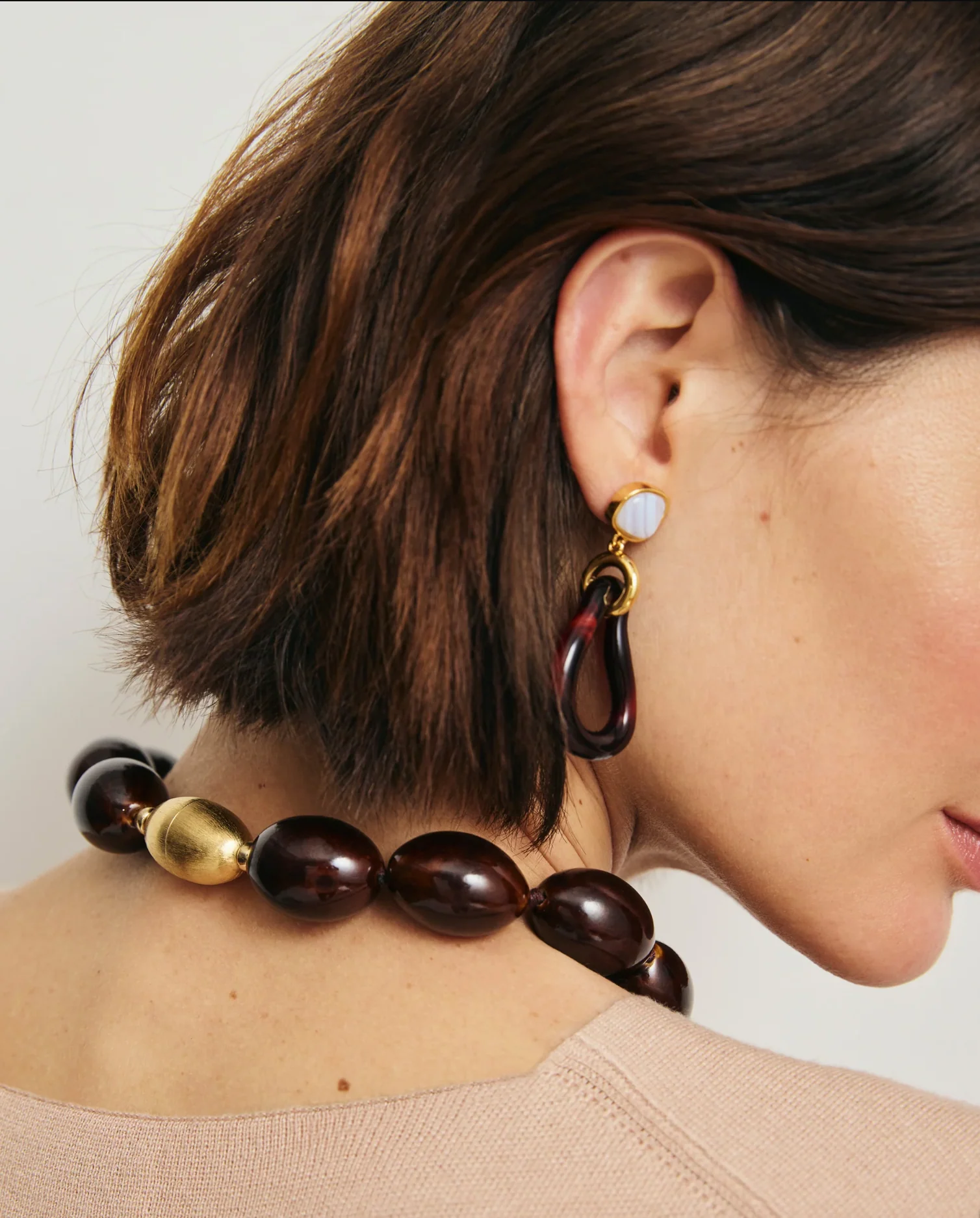 GALINA EARRINGS IN SANGRIA - Image 2