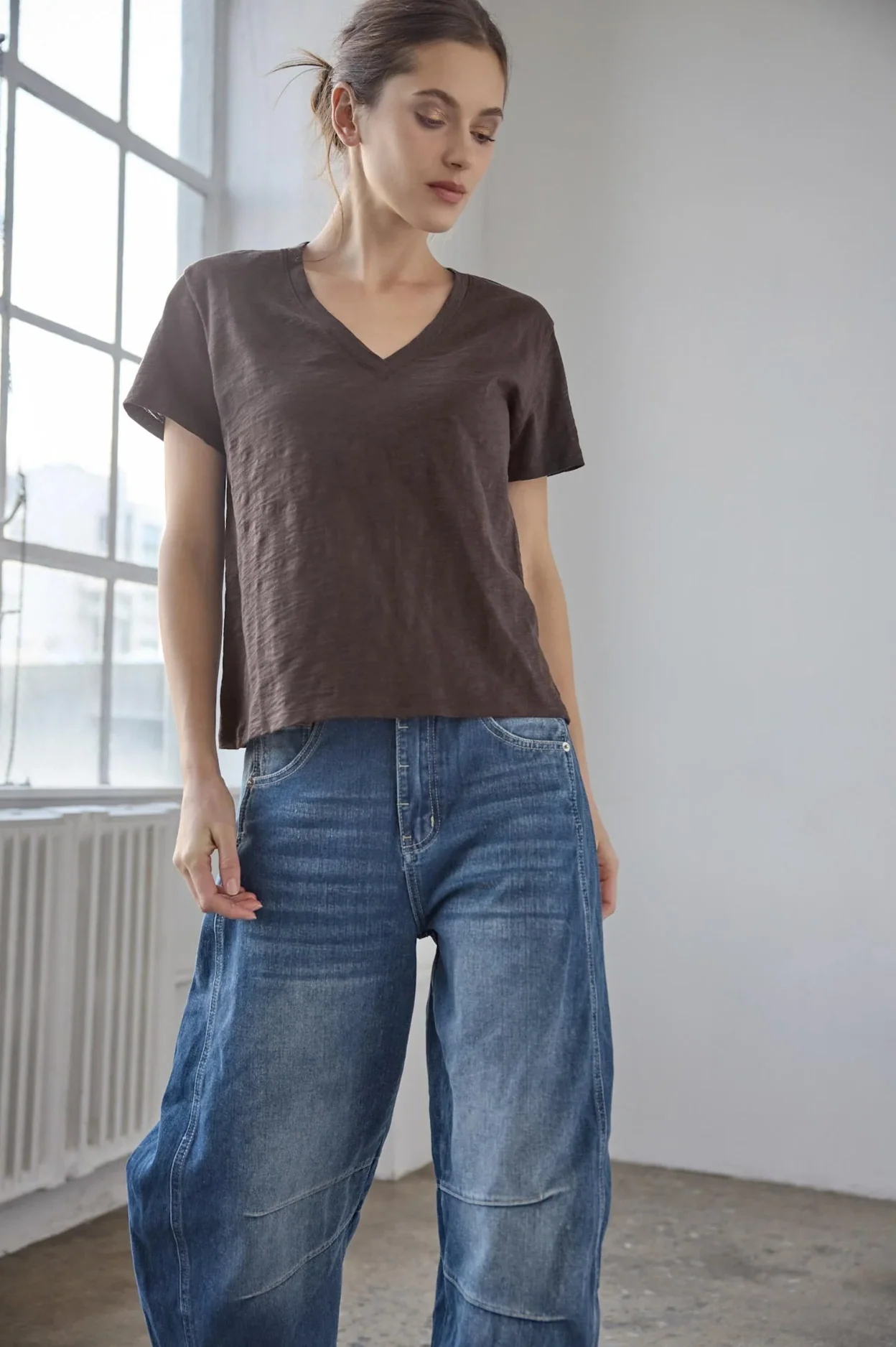SHORT SLEEVE BACK SEAM V-NECK - Image 3