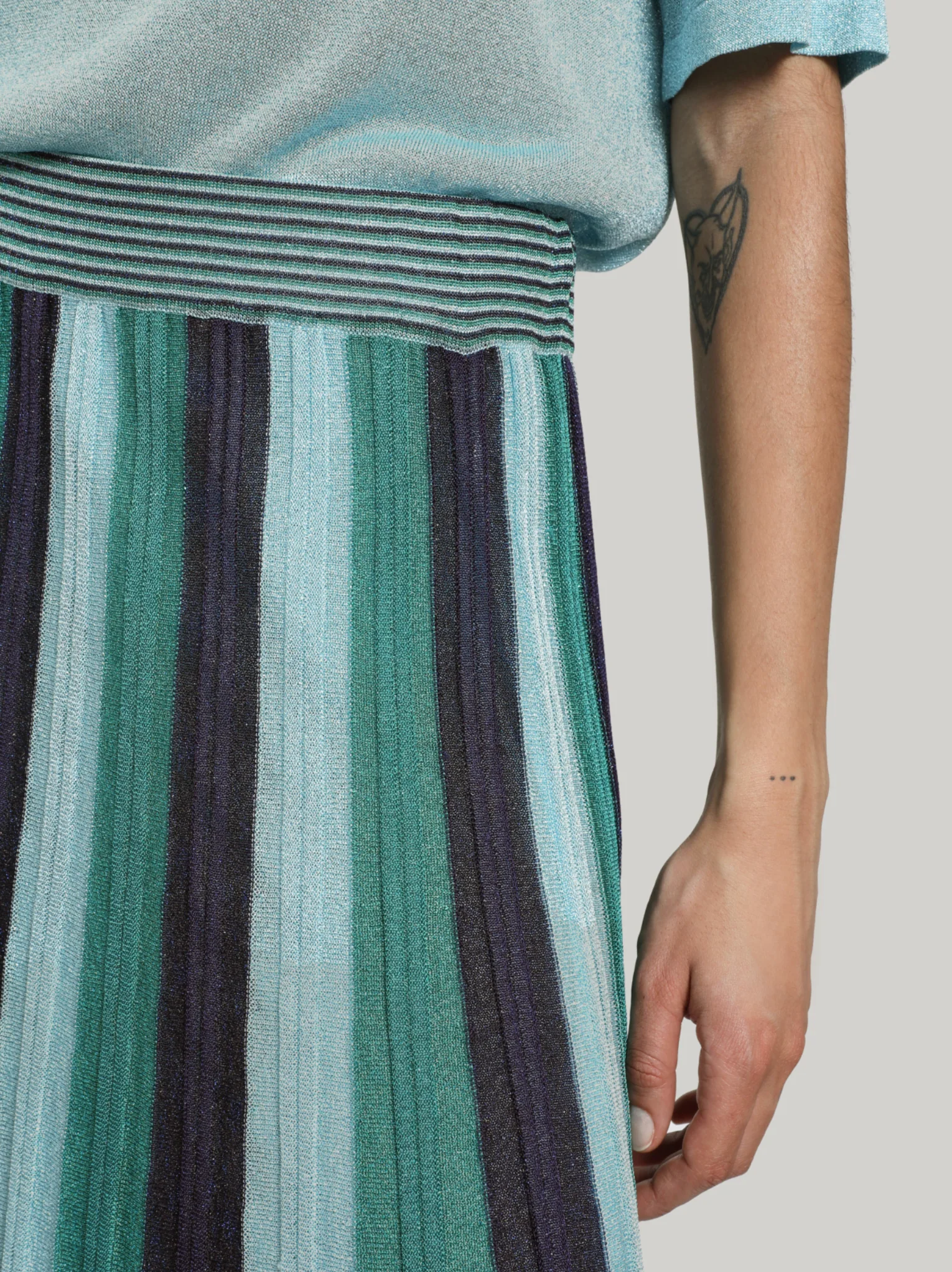 GALA LONG PLEATED SKIRT - Image 8