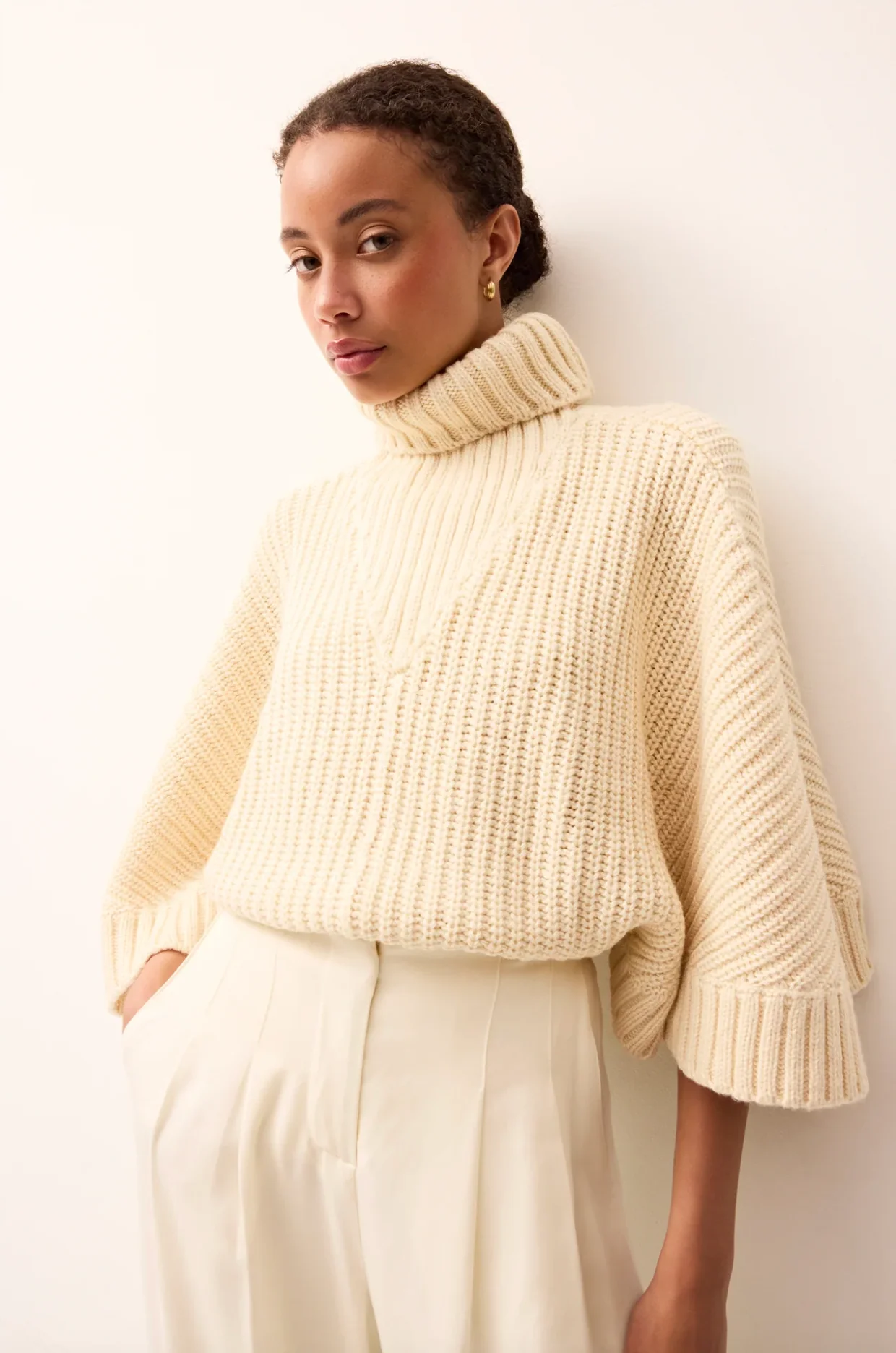 ANNIKA POPOVER - Image 3