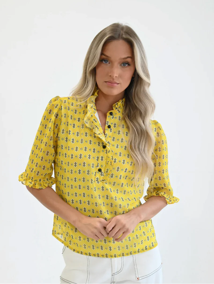 RUFFLE COLLAR TOP