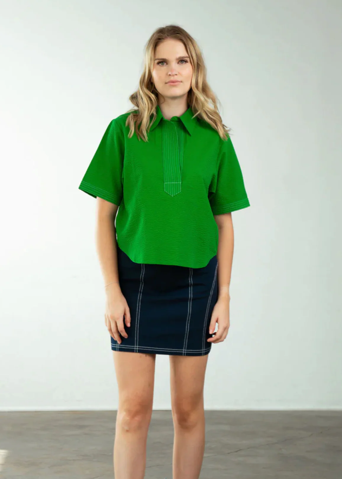 SPLIT NECK TOP