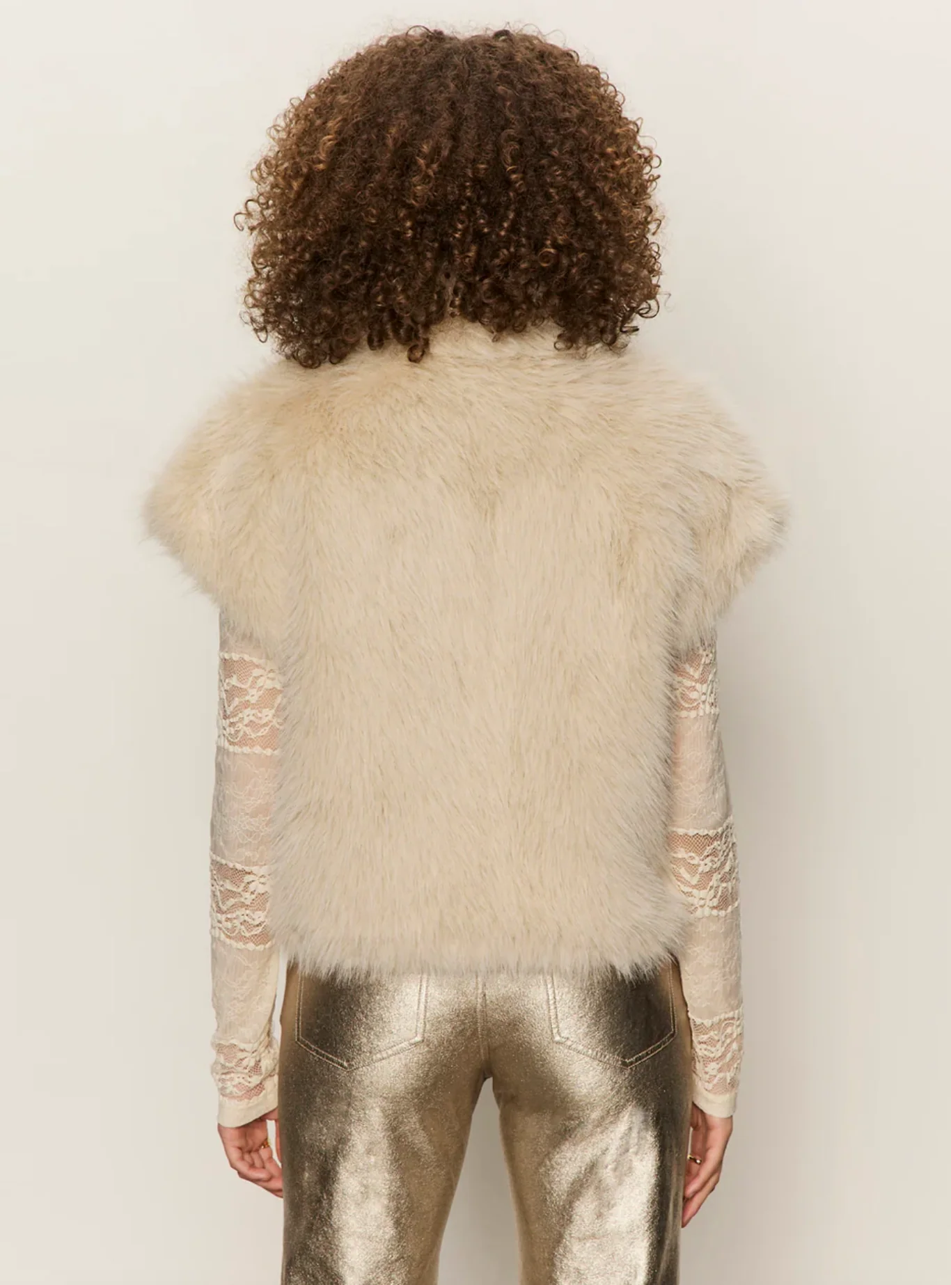 SILKY FUR VEST - Image 4