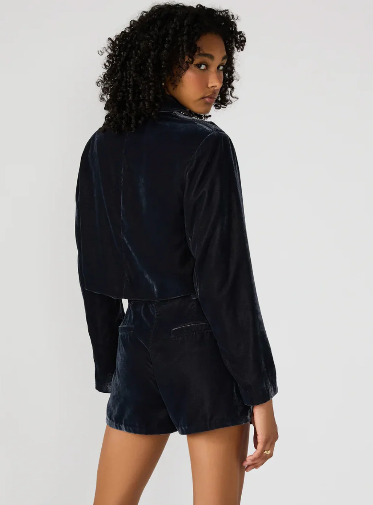 TONIA BLAZER - Image 6